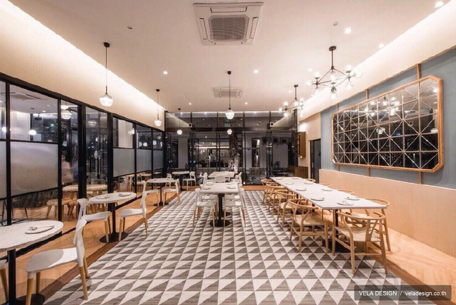 ภาพรวมพื้นที่ภายใน Eatiny Cafe & Bistro ขอนแก่น