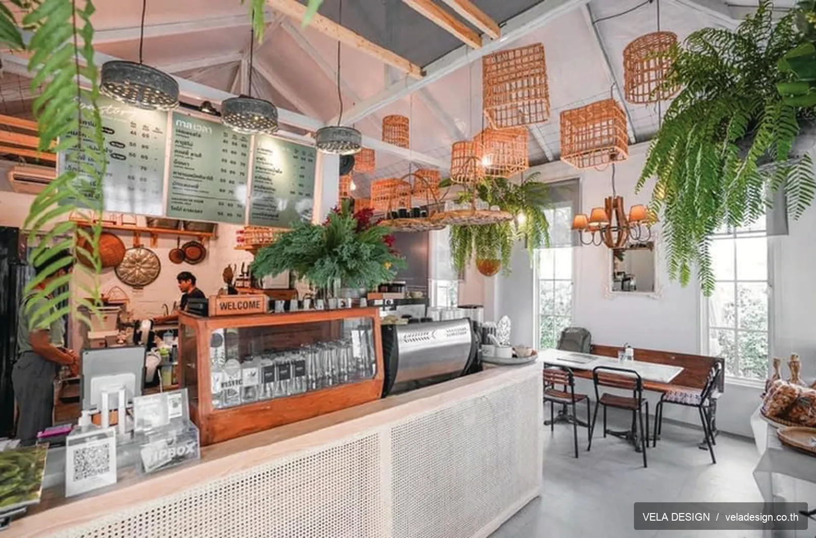 เคาน์เตอร์บริการภายใน Kalavela Cafe กาญจนบุรี